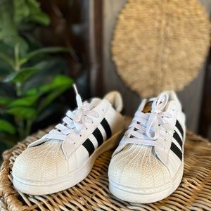 Adidas Superstar, size 7.5 men / 9.5 women